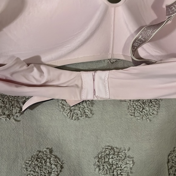 Victoria’s Secret Wireless Bling Strap Bra - Picture 4 of 4